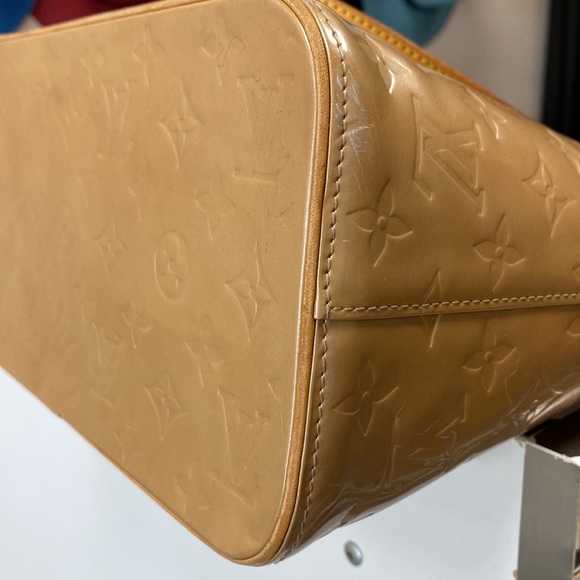 Louis Vuitton Houston Tote vernis - Picture 9 of 10